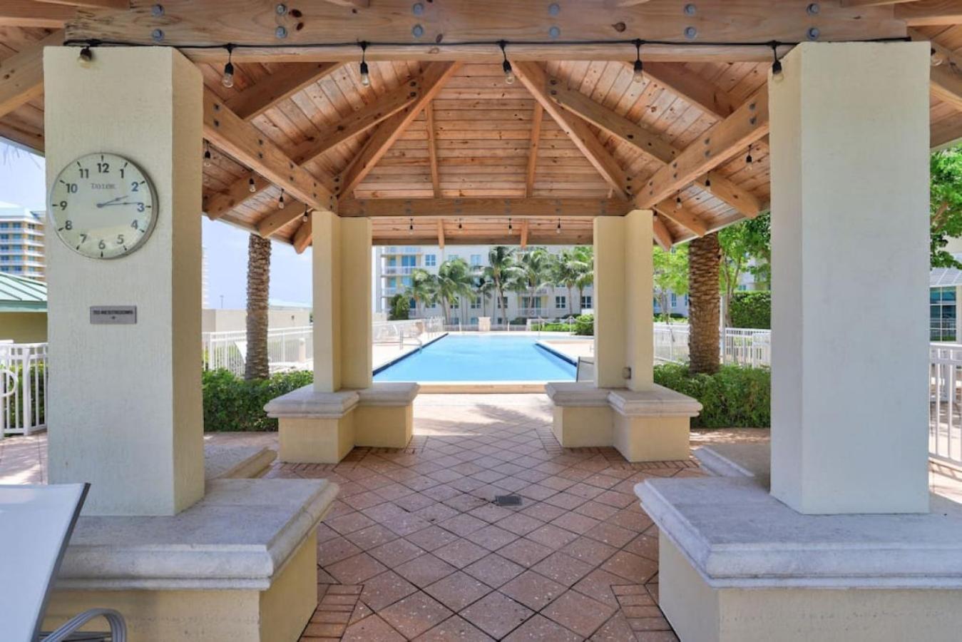 1Br Rooftop Pool-10 Min Walk To Beach 波因顿海滩 外观 照片
